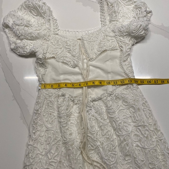 Elliatt White Lace Dress - Picture 11 of 12